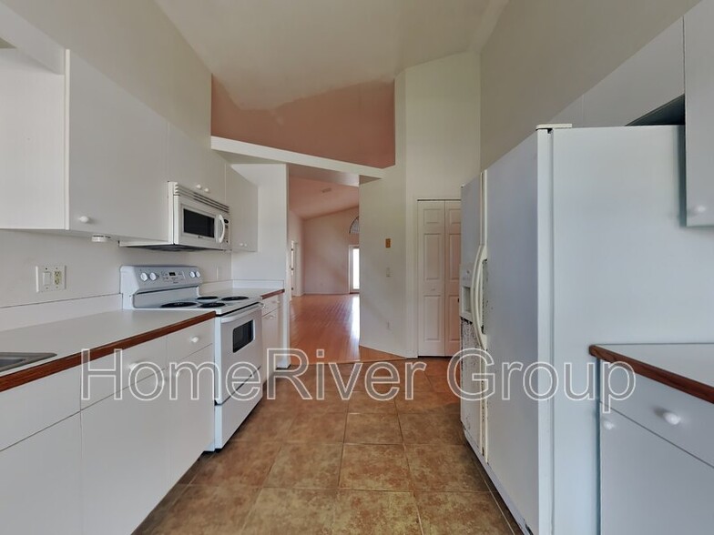 Building Photo - 679 Heather Stone Dr