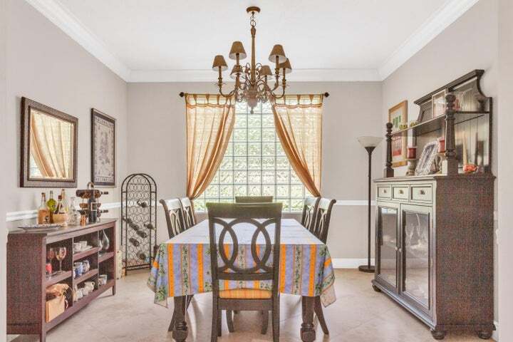 Building Photo - 8155 Viale Matera