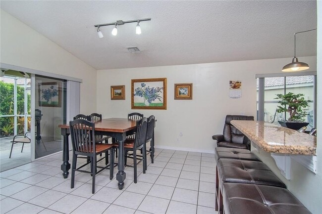 Building Photo - 4297 Pine Ridge Ct