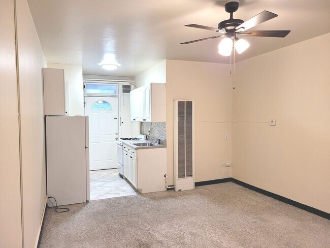 Interior Photo - 1026 Lyon