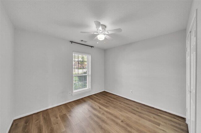 Building Photo - 16531 Tranquil Dr