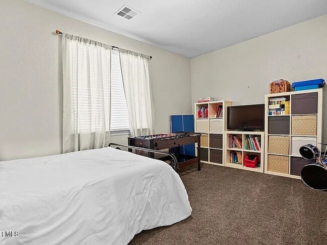 Building Photo - 5525 Valley Cedar Dr