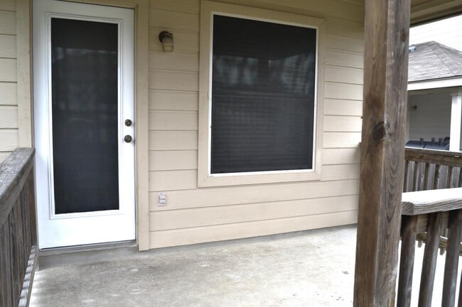 Building Photo - 306 Bright Chase