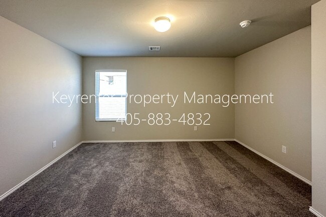 Building Photo - Gorgeous 4 Bed 2 Bath Home in Heart Of Yukon!