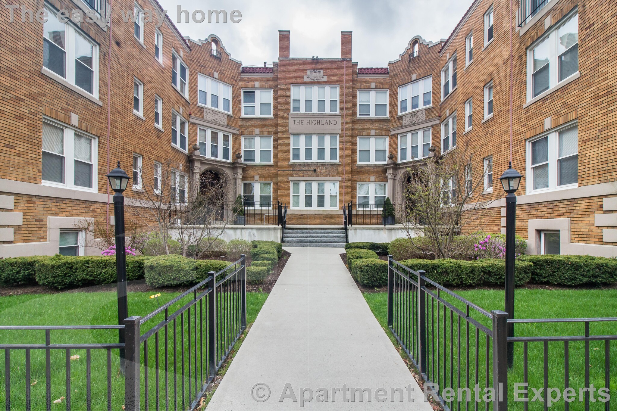 Building Photo - 170 Maple St