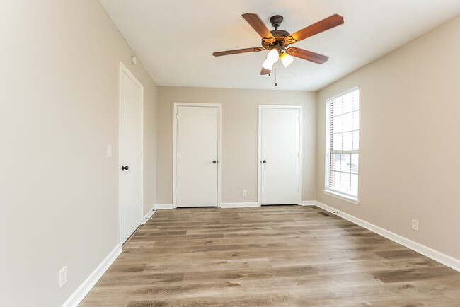 Building Photo - 3 Bedroom Home in Nashville