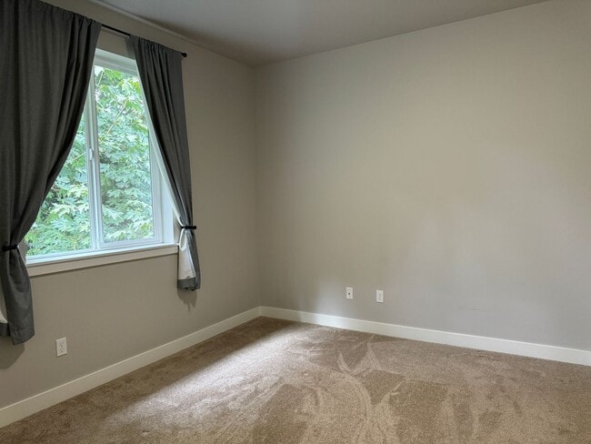 Building Photo - Wonderful Central Kitsap 4 bedroom in Village View neighborhood...now available