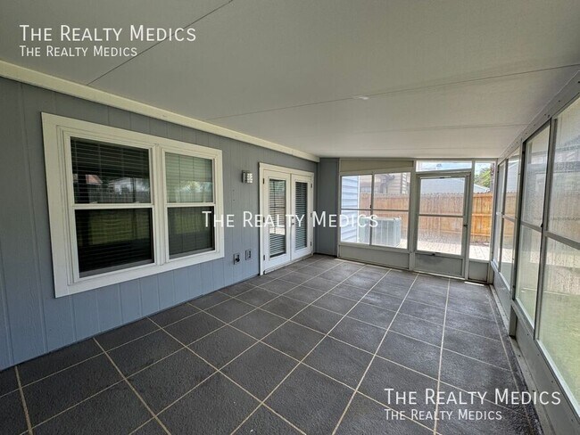 Building Photo - 3117 Bridgeford Dr