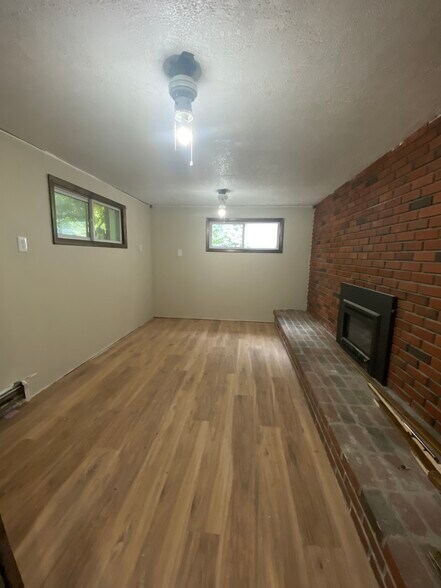Building Photo - 748 Togus Rd