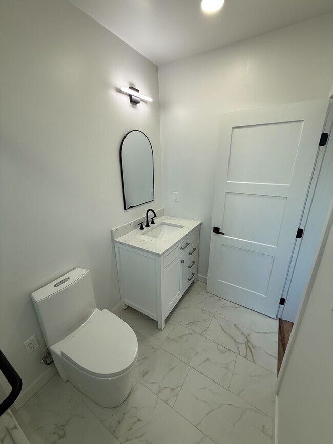 Building Photo - Newly Built 1-Bedroom ADU in Prime Pacific...