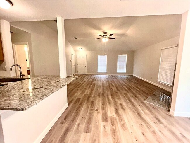 Building Photo - 415 Rifleman Trail