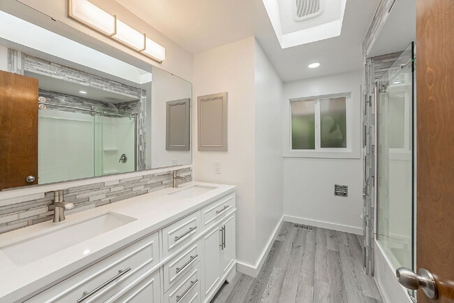 Building Photo - 13918 SE 23rd St