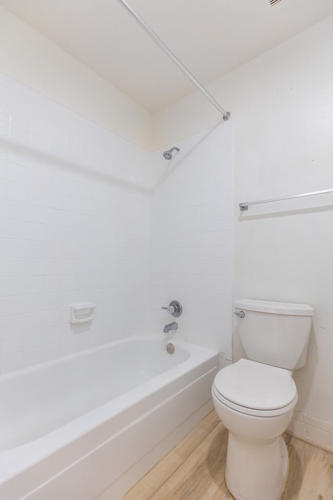 Building Photo - 14600 Fonmeadow Dr