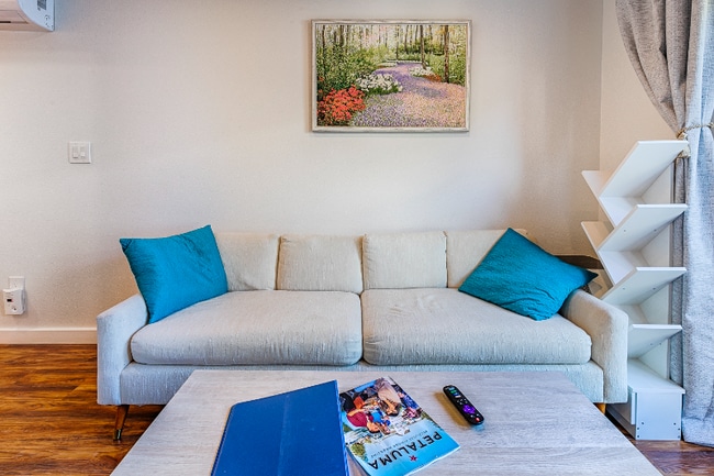 Building Photo - 515 Mountain View Ave