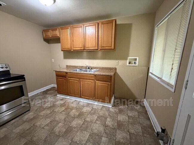 Building Photo - 5176 Rucks Rd
