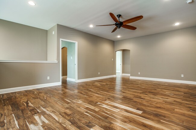 Building Photo - 3141 Greene Ave