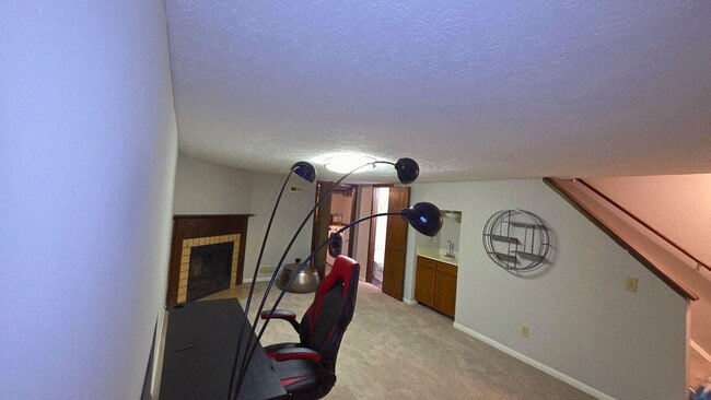 Building Photo - 5388 Flintstone Dr