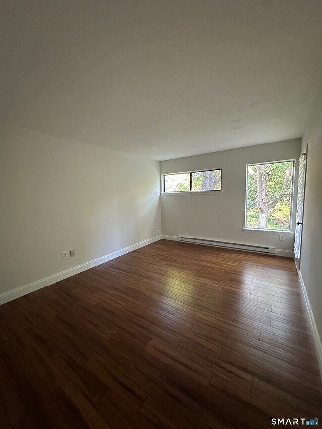 Building Photo - 3699 Broadbridge Ave