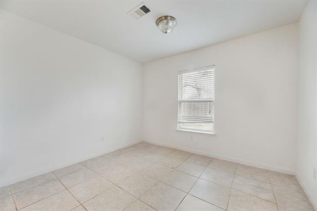 Building Photo - 1904 Fairbanks Dr