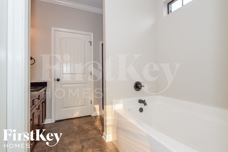 Building Photo - 7701 Timber Leaf Ln