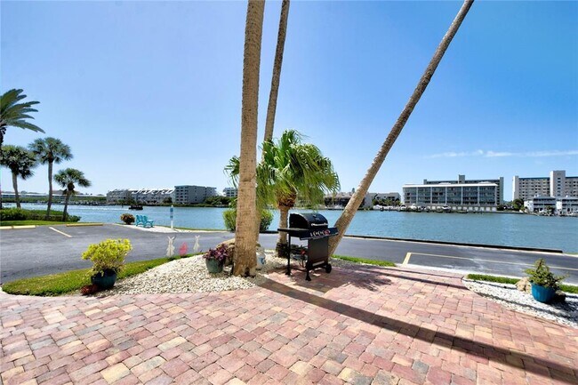 Building Photo - 10216 Regal Dr