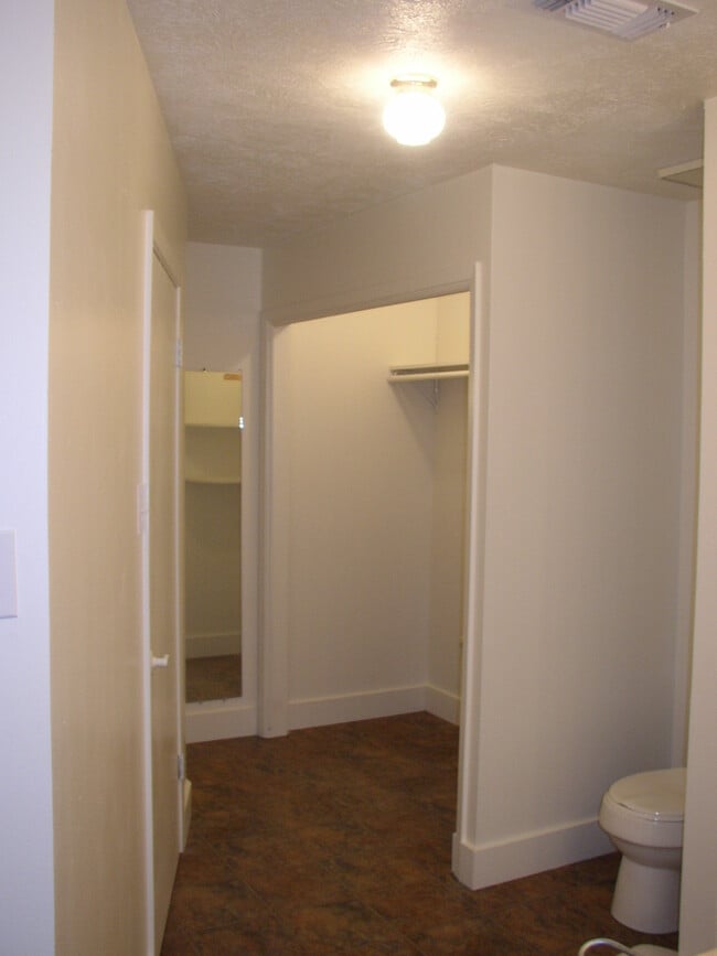 Building Photo - 827 Avenue M