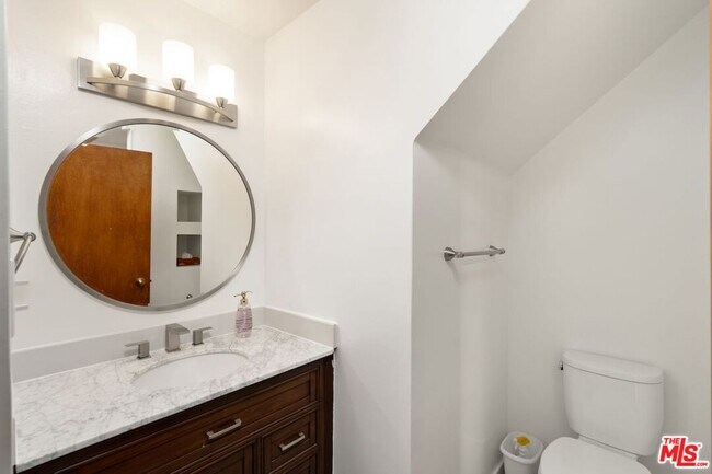 Building Photo - 3023 Berkeley Ave