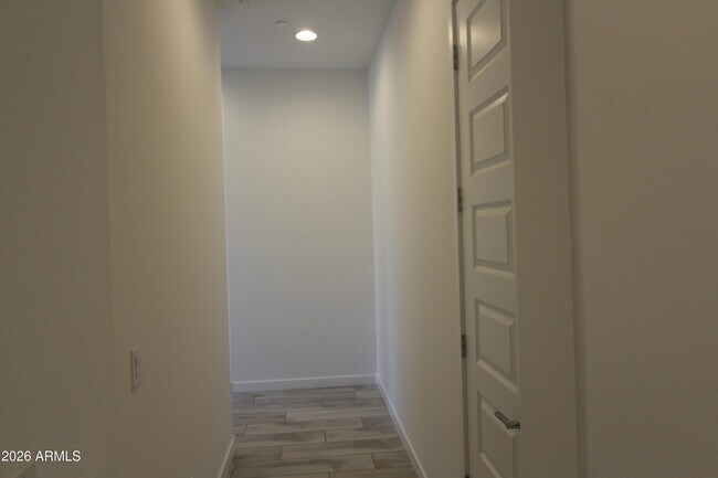 Building Photo - 3831 E Rainbow Dr