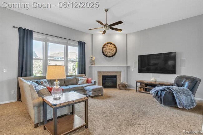 Building Photo - 15745 Diamante Dr