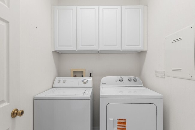 Building Photo - WESLEY CHAPEL TOWNHOME FOR RENT!!