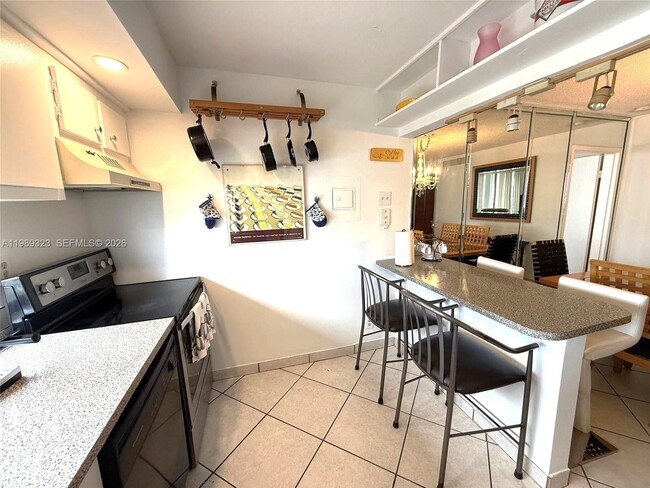 Building Photo - 17011 N Bay Rd