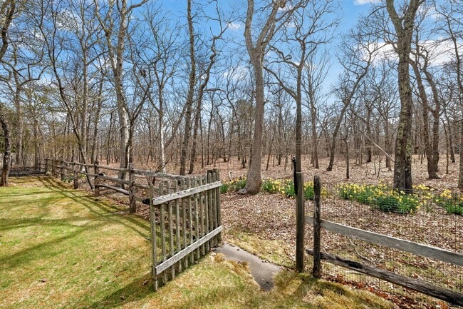 Building Photo - 24 Lilla Ln