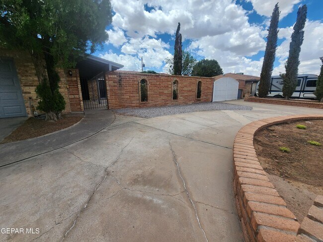 Building Photo - 9008 Turrentine Dr