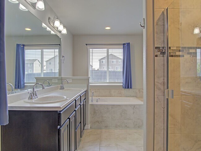 Building Photo - 10801 Saco Dr