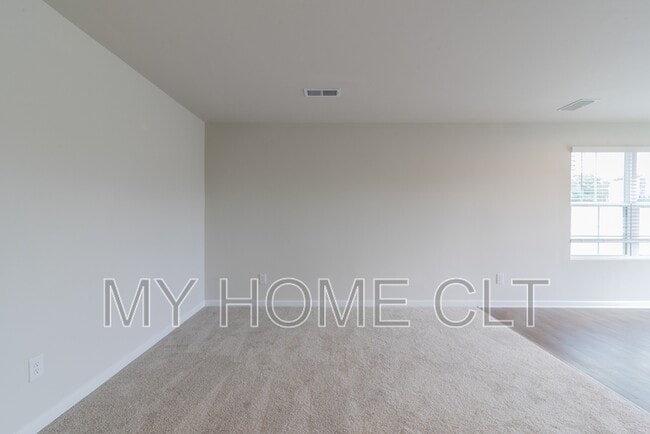 Building Photo - 6067 Bridle Crk Dr