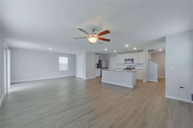 Building Photo - 8644 SW 44th Ct