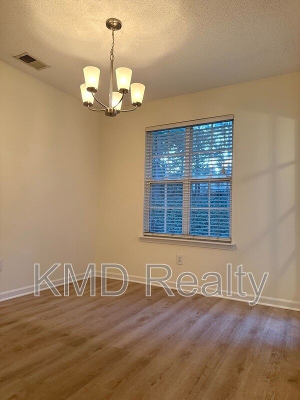 Building Photo - 10013 University Park Ln