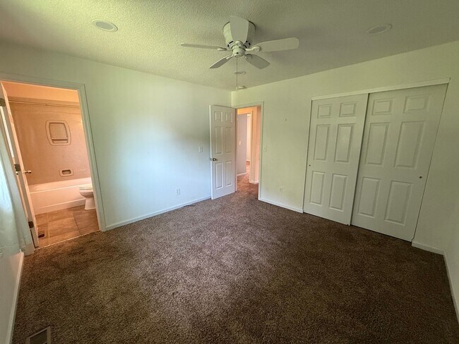 Building Photo - 5360 Glencullen Way