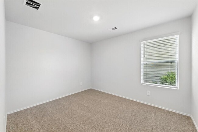 Building Photo - 106 N Richland Dr