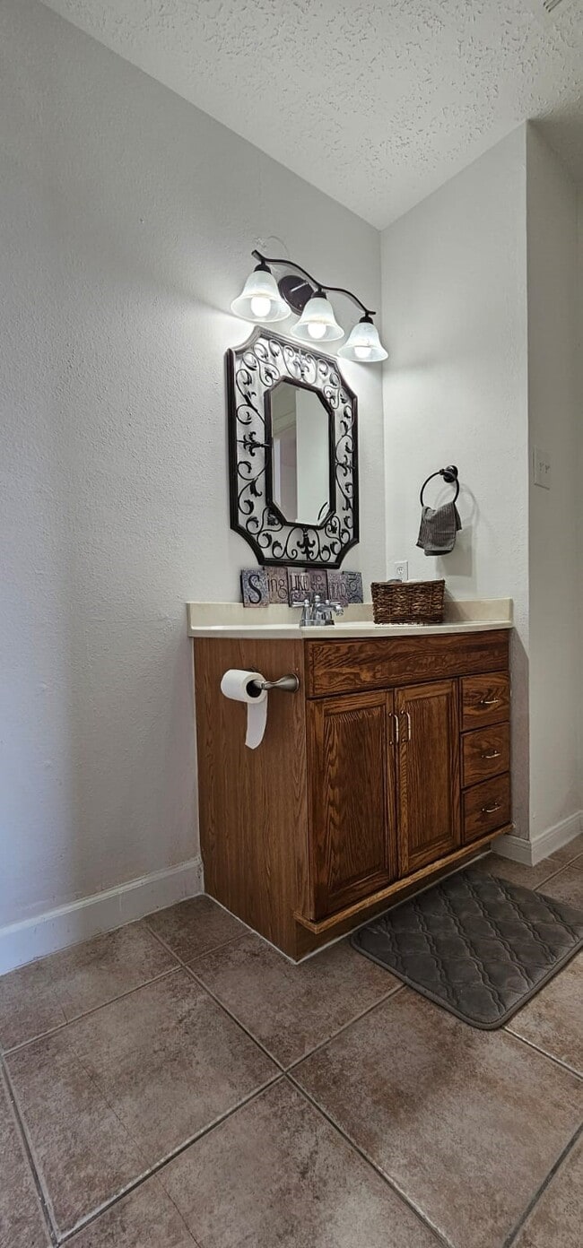 Building Photo - 11841 Spring Grove Dr