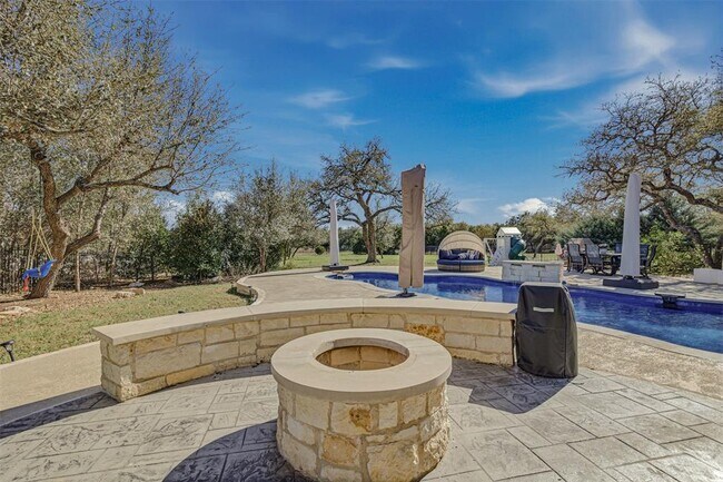 Building Photo - 654 Linden Lp