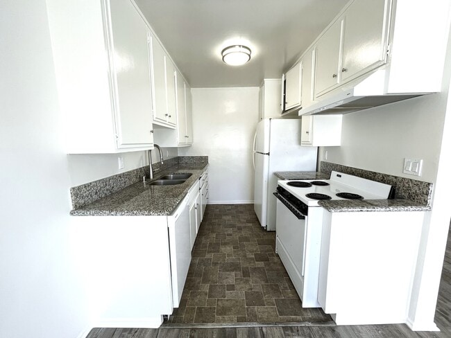 Building Photo - 11771 National Blvd