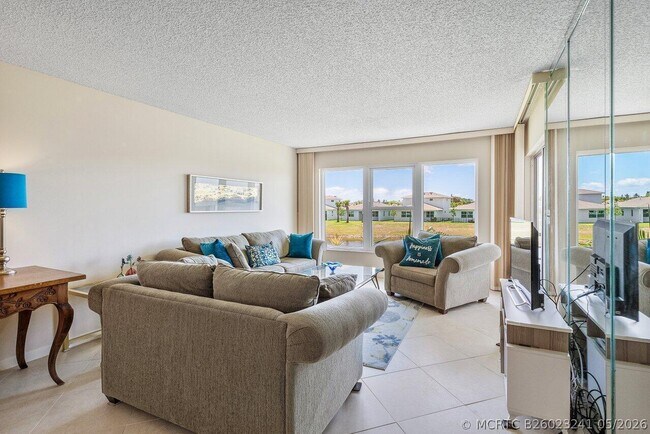 Building Photo - 5850 Sugar Palm Ct