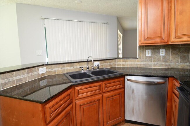 Building Photo - 8613 Mallard Reserve Dr