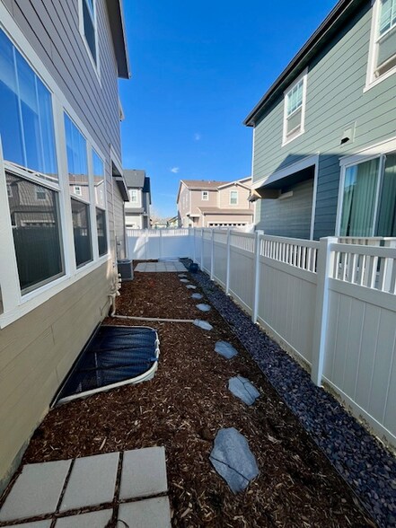 Building Photo - 2493 Winding Dr