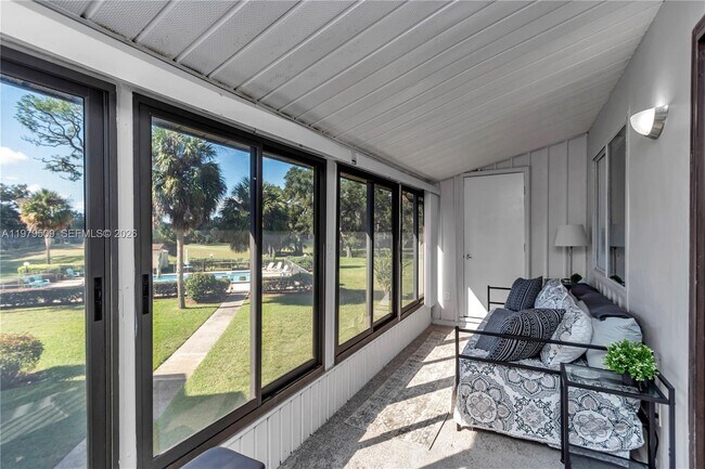 Building Photo - 737 Midway Dr