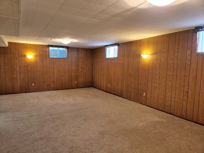 Building Photo - 2410 W 20th Street Rd