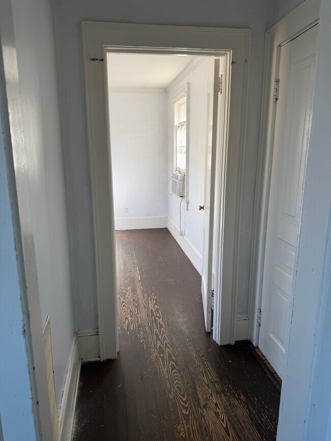 Building Photo - 107 S 5th Ave