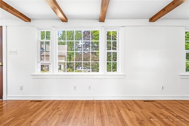 Building Photo - 214 Highland Rd