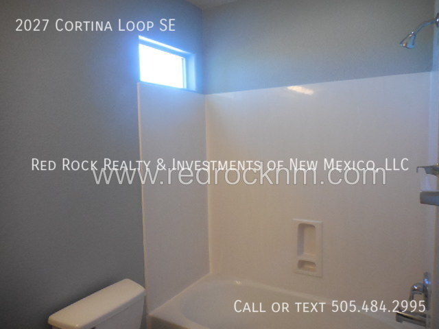 Building Photo - 2BR+Loft/2.5BTH Townhome in Gated Cabezon ...